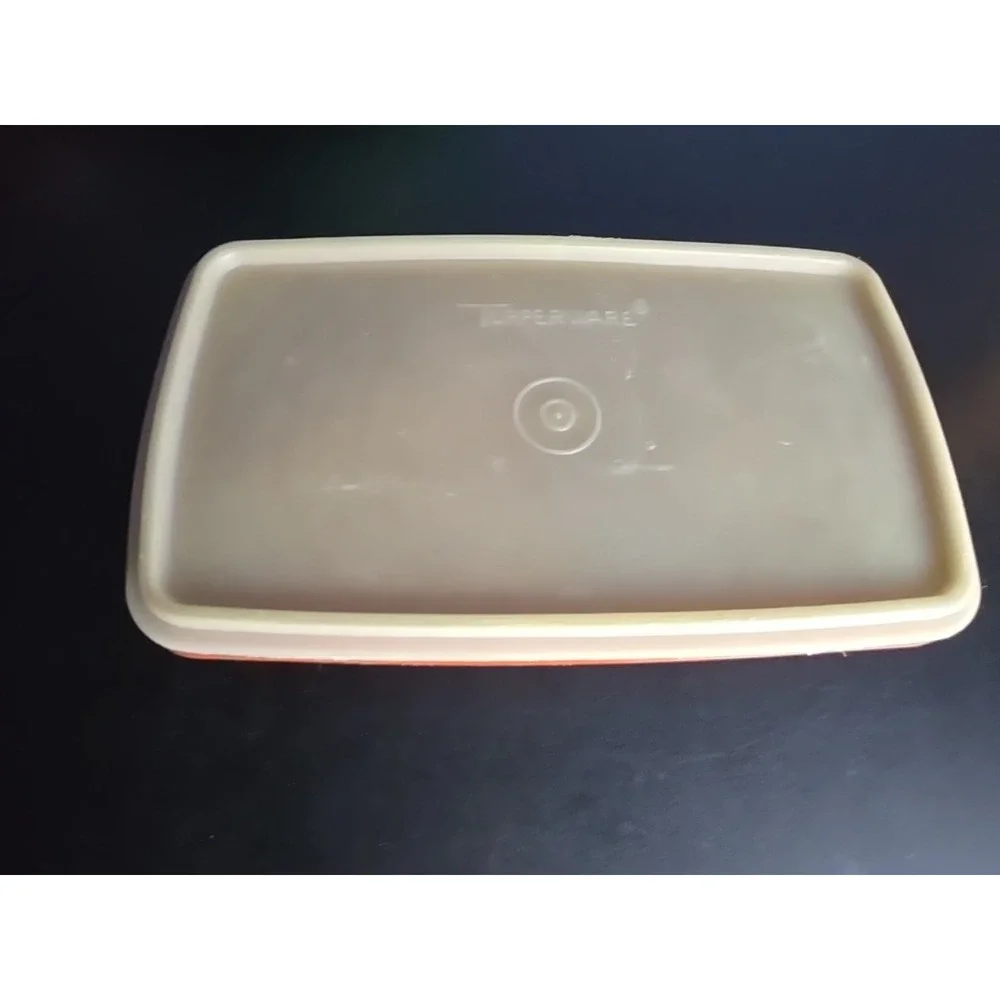 Tupperware 4152B-3 3703A-1 816-14 Vent and Serve Microwavable With Lids‎